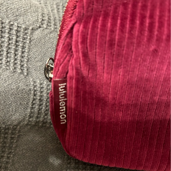 Everywhere Belt Bag Corduroy - Picture 5 of 7